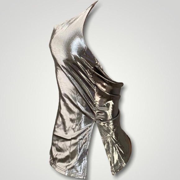 Galactic - Silver metallic halter top 🛸 - Picture 5 of 6